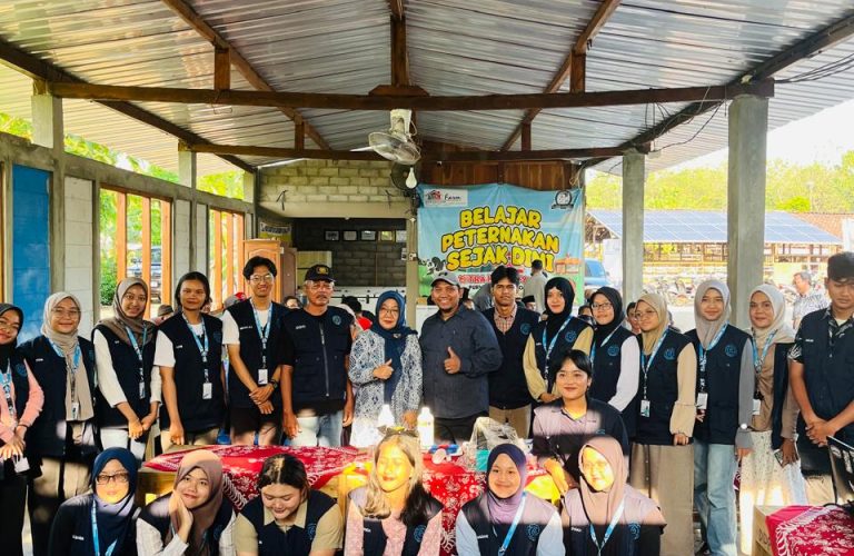 Hibah Pemberdayaan masyarakat oleh mahasiswa : Penerapan Good Dairy- Goat Farming Practice Melalui Pemberdayaan Masyarakat Oleh Mahasiswa UNS Untuk Mewujudkan Desa Purworejo Sragen Sebagai Sentra Peternakan Kambing Perah