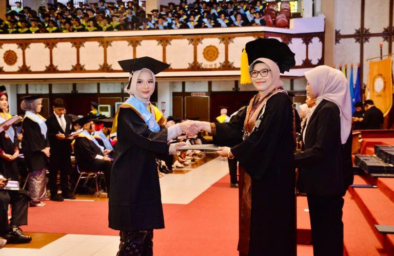 Wisuda Periode IX Tahun 2025